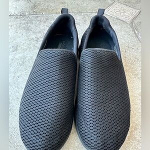 Sketchers size 6 black